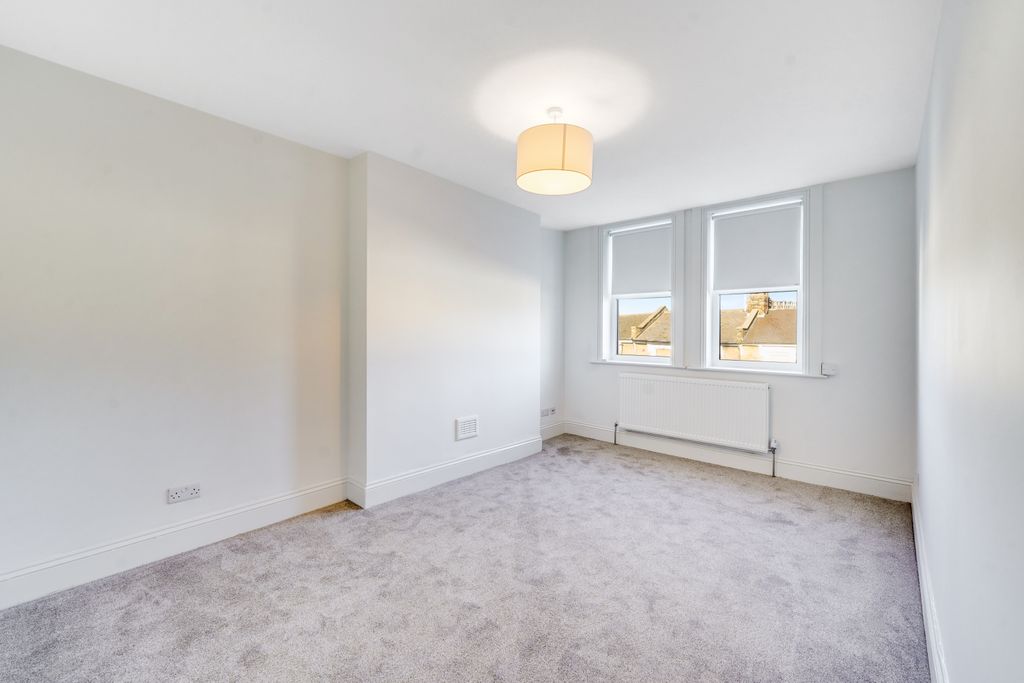 Property photo 2 of 10 2.Lounge.Jpg