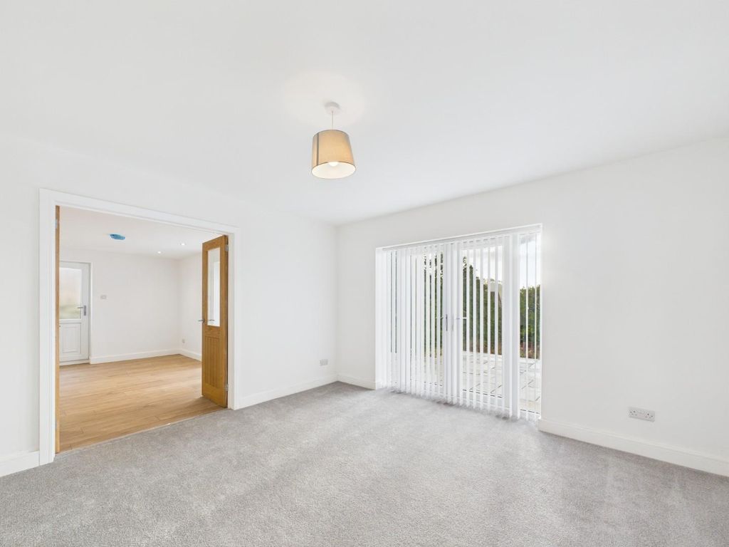 Property photo 3 of 39 Sitting Room