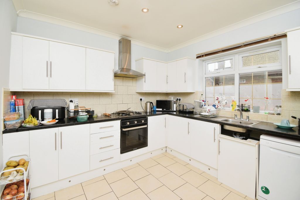 Property photo 3 of 20 3