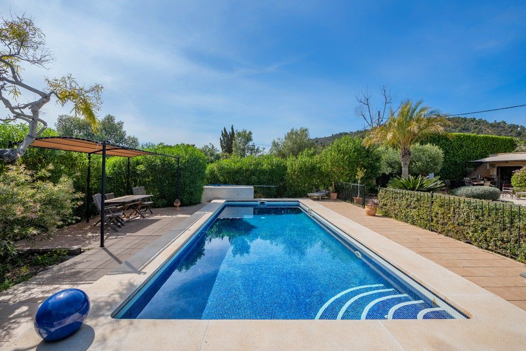 Property photo 3 of 20 Pool