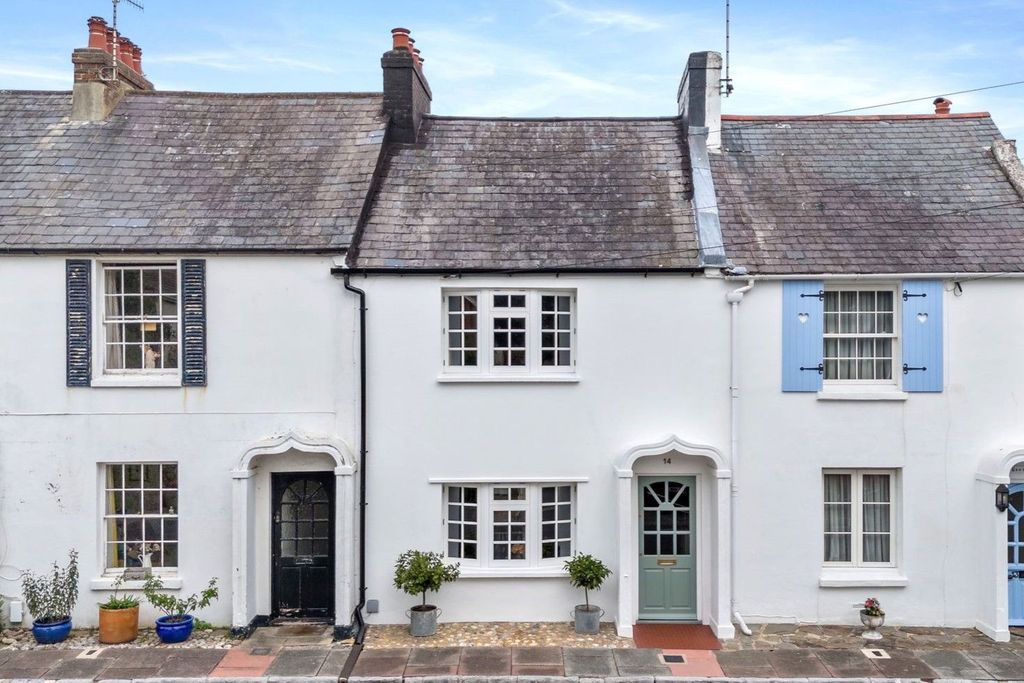 Property photo 1 of 17
