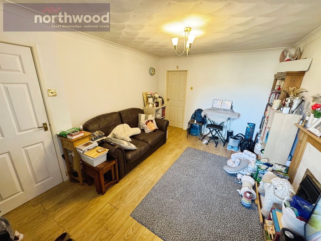 Property photo 3 of 12