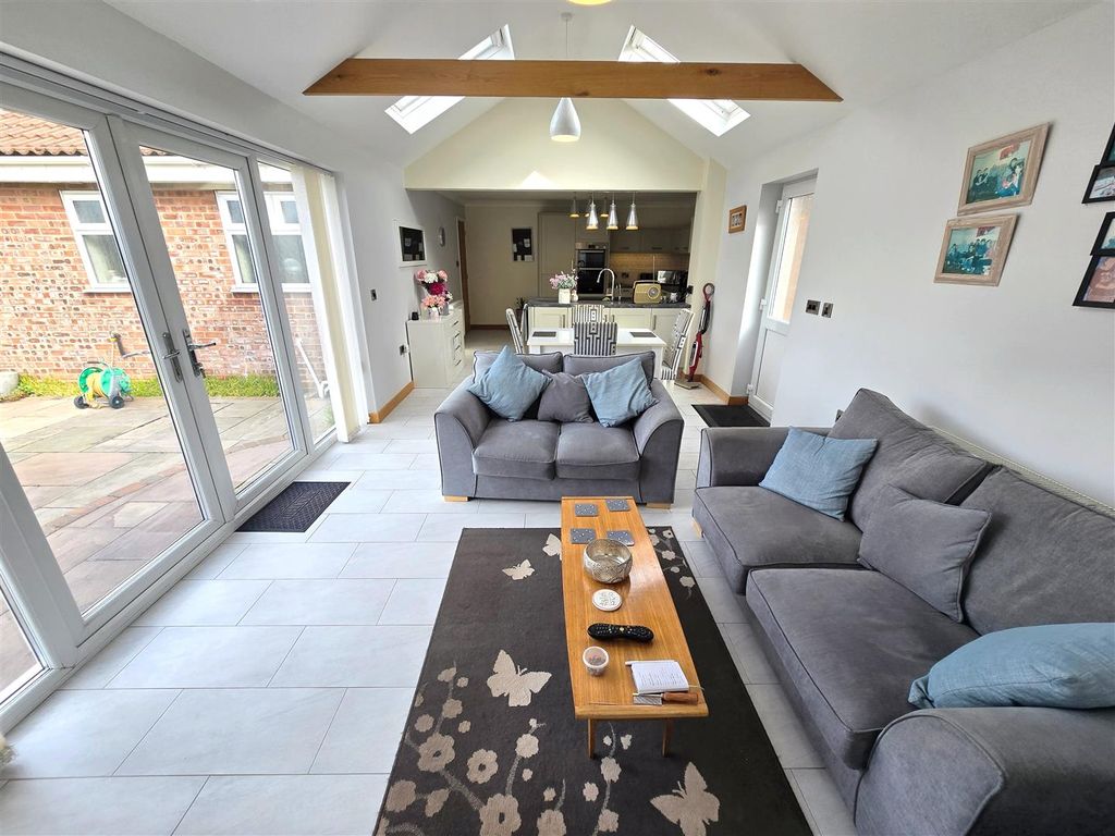 Property photo 3 of 16 Kitchen / Diner / Dayroom