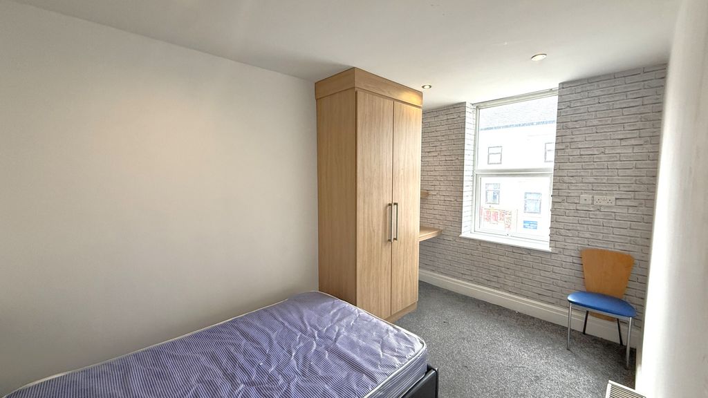 Property photo 3 of 4