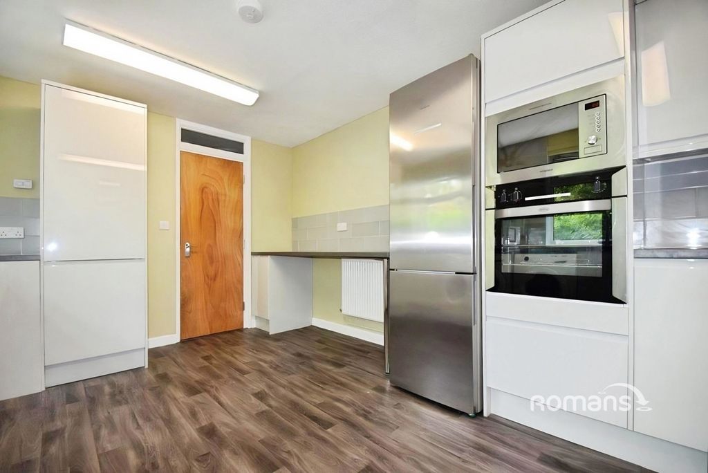 Property photo 2 of 8 Pbox-Img.Jpg
