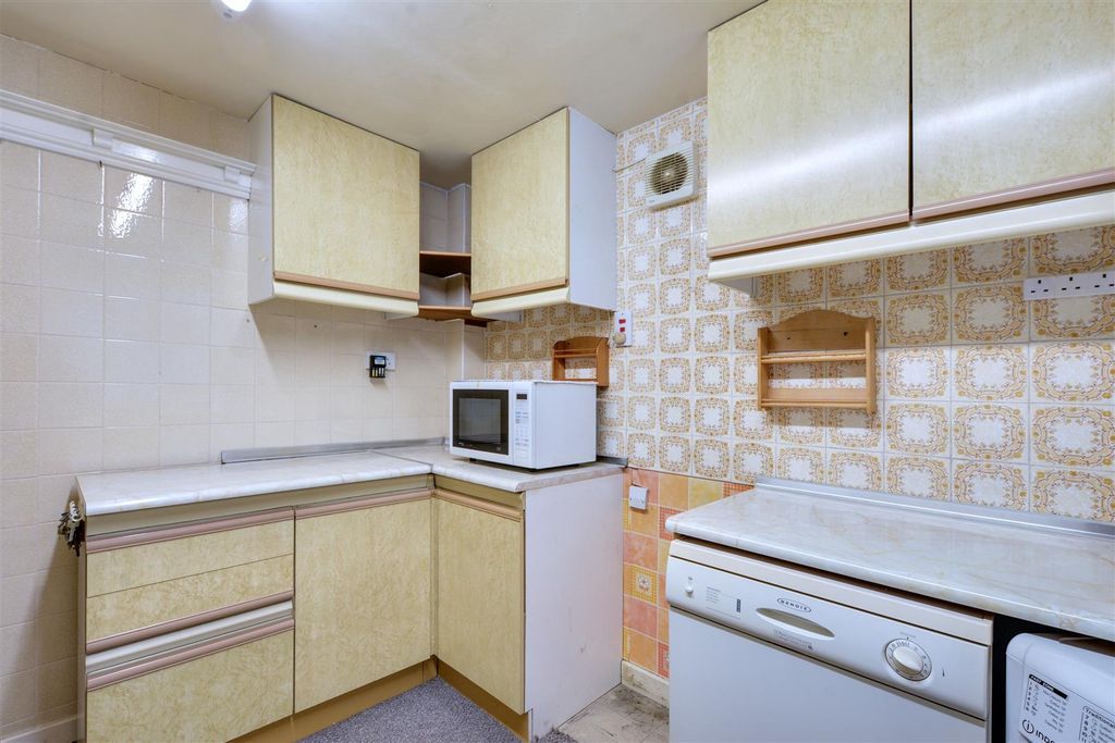 Property photo 3 of 24 Kitchen_2.Jpeg