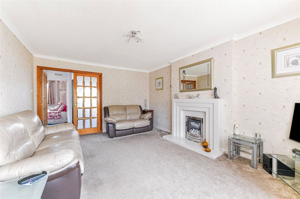 Property photo 3 of 28 Picture No. 13