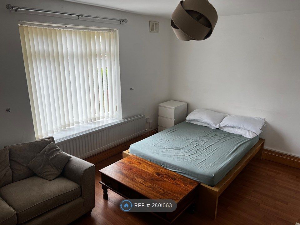 Property photo 1 of 3