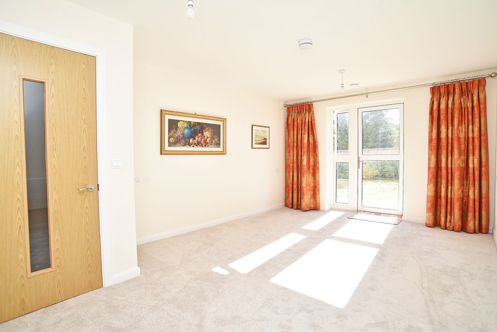 Property photo 3 of 12