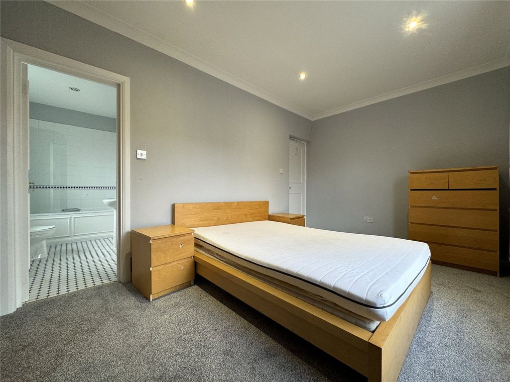 Property photo 1 of 10 Picture No. 17