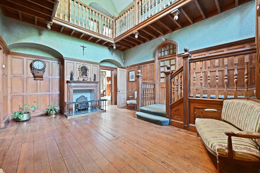 Property photo 2 of 44