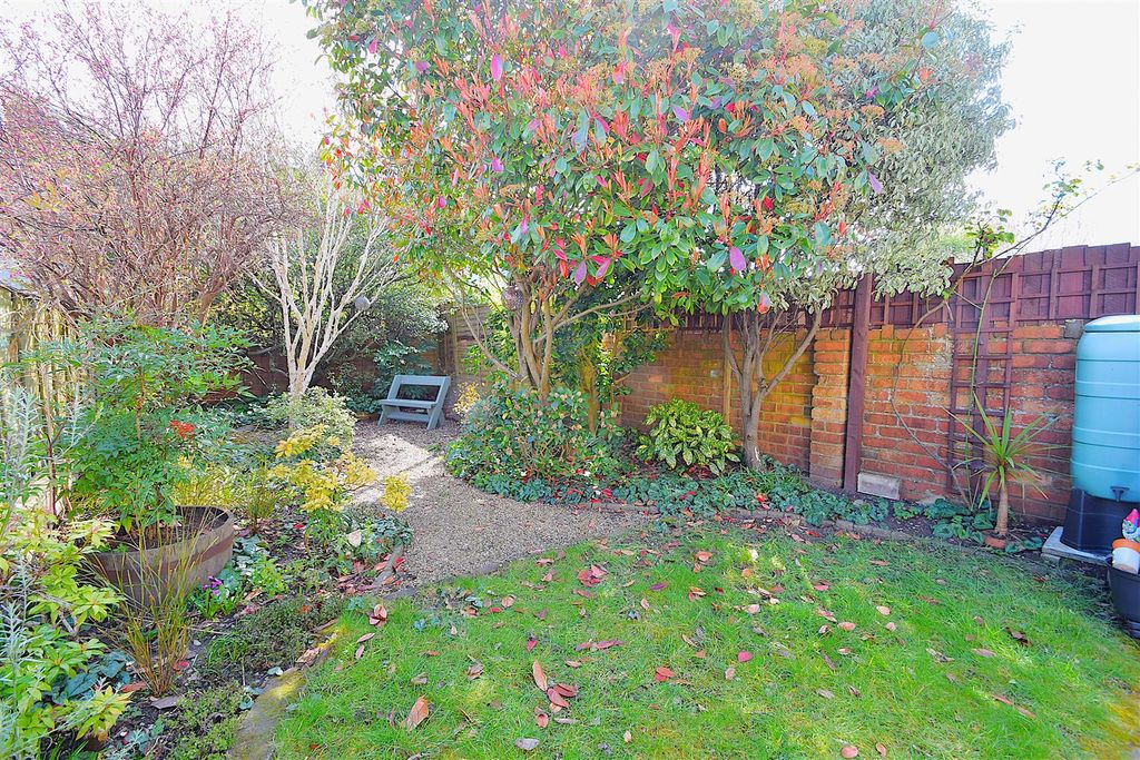 Property photo 3 of 24