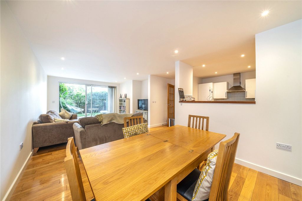 Property photo 2 of 11 Dining