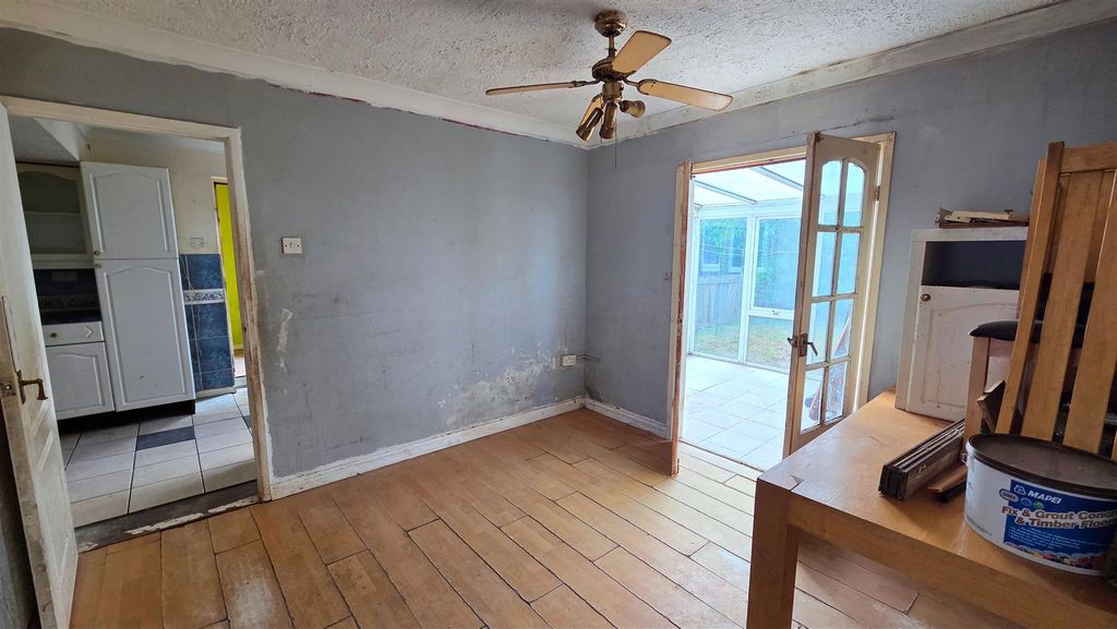 Property photo 3 of 14 Dining Room