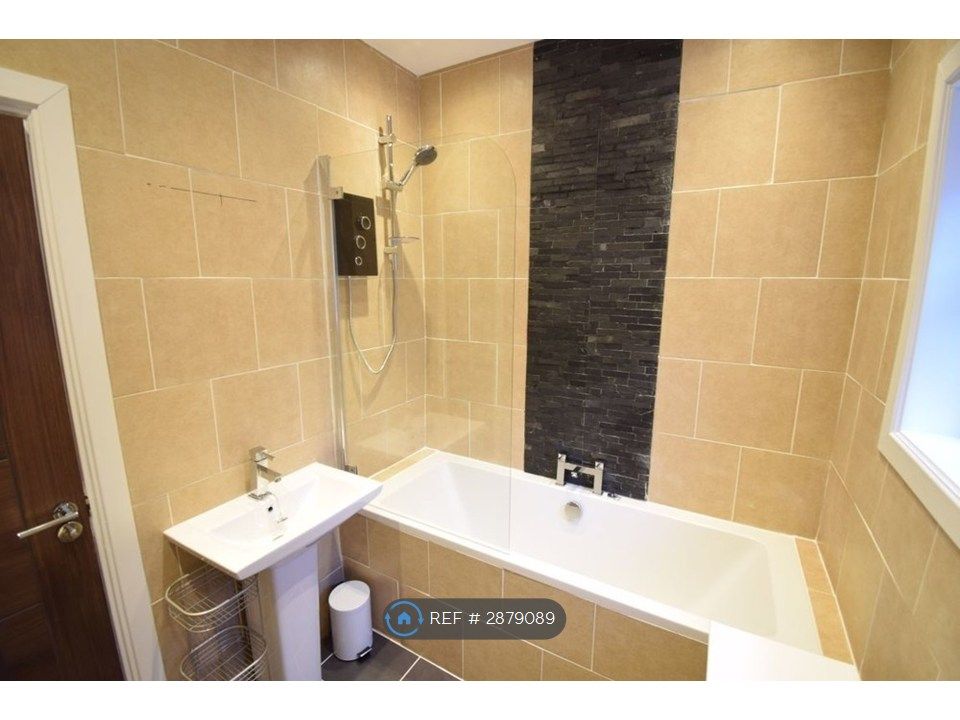 Property photo 2 of 7 Bathroom