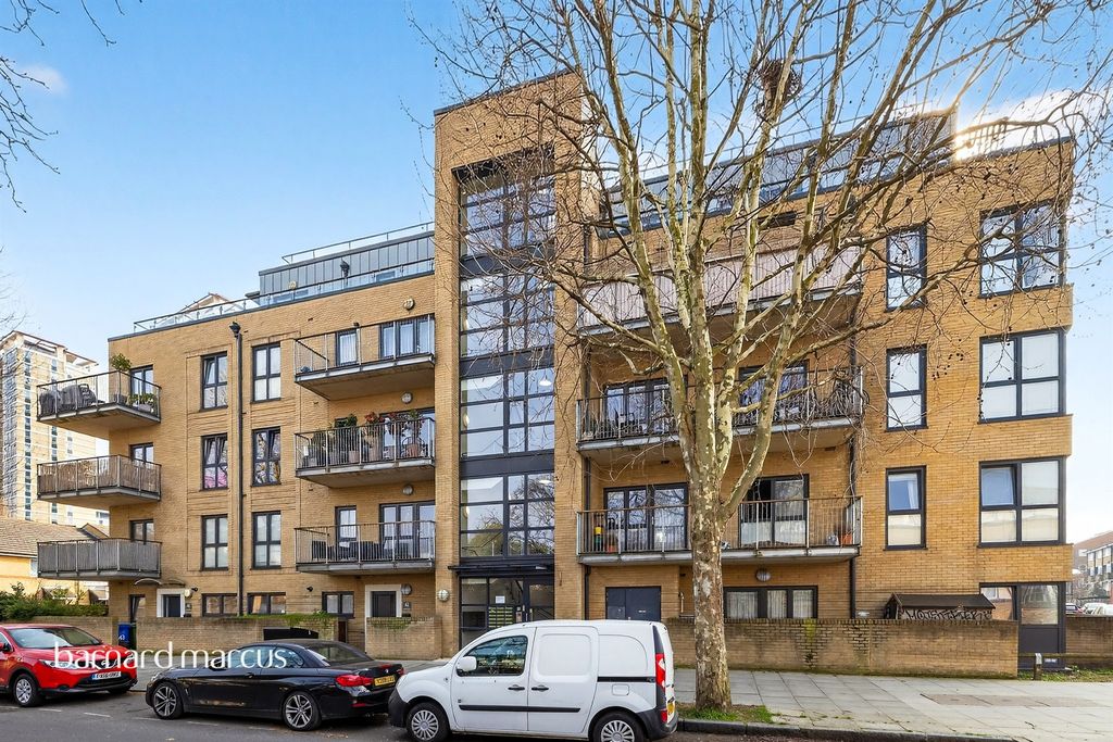 Property photo 1 of 12