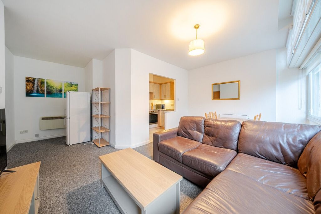 Property photo 2 of 18 Picture No. 35