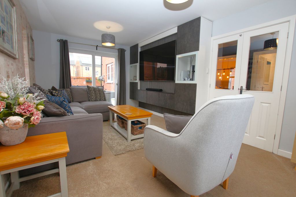 Property photo 3 of 18