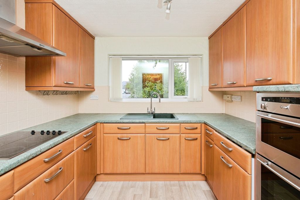 Property photo 3 of 15