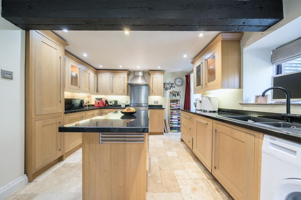 Property photo 2 of 23 Kitchen