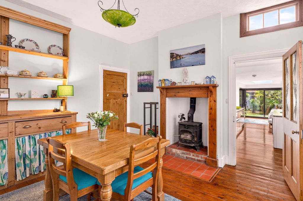 Property photo 3 of 39 Dining Room