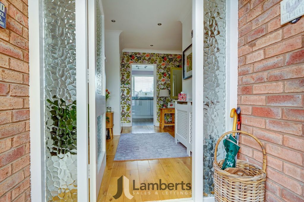 Property photo 2 of 32 Entrance