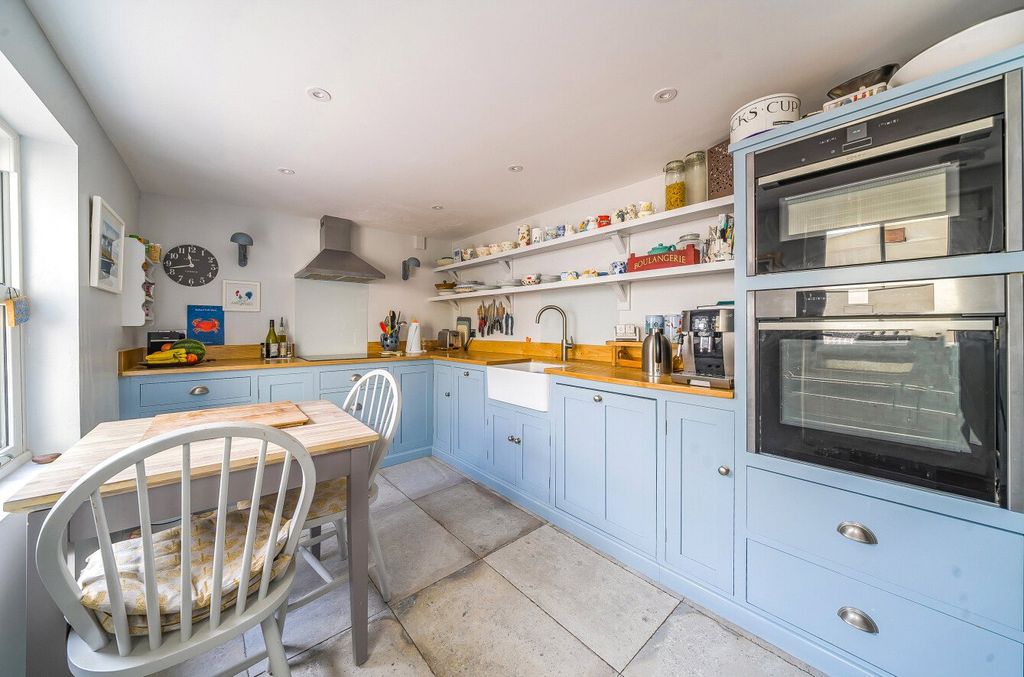 Property photo 2 of 13 Kitchen