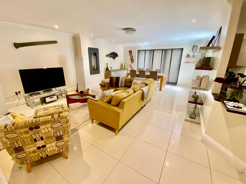 Property photo 1 of 38 Living Room/Dining