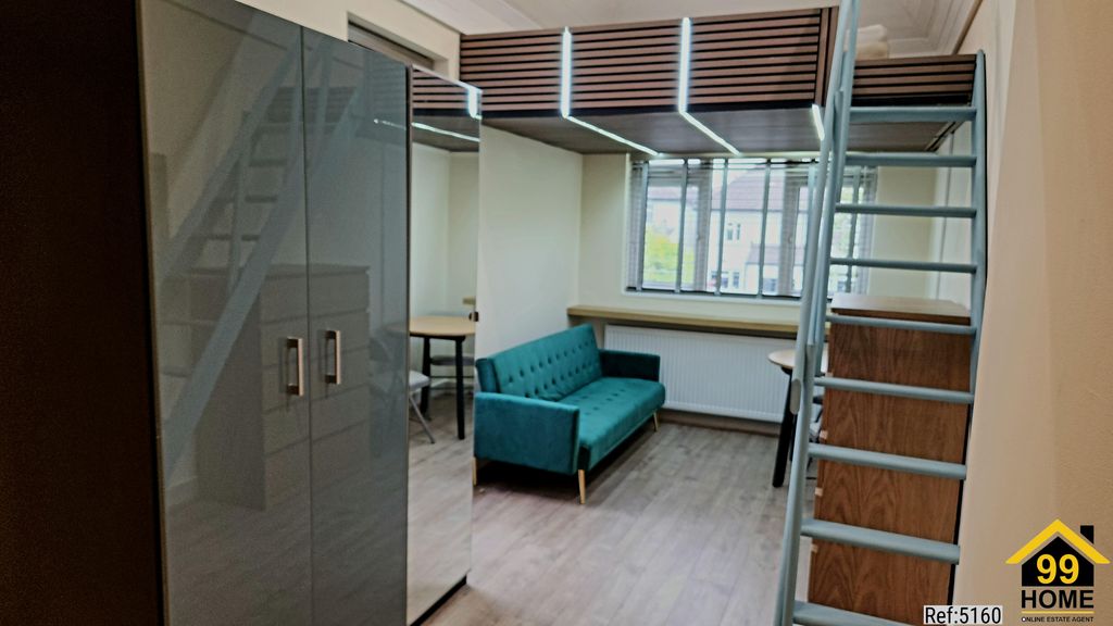 Property photo 3 of 24 Photo 2