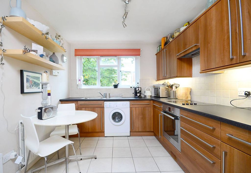Property photo 2 of 7