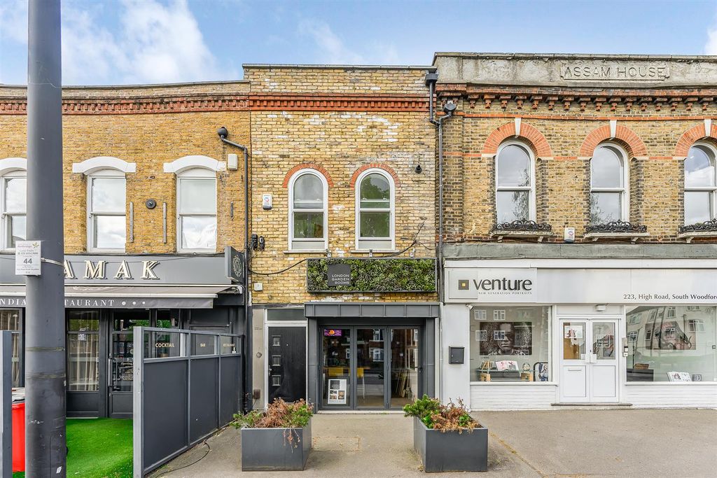 Property photo 1 of 14 221A High Road-14_1.Jpg