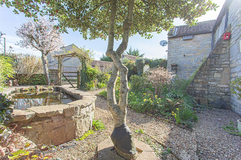 Property photo 2 of 17 Picture No. 30