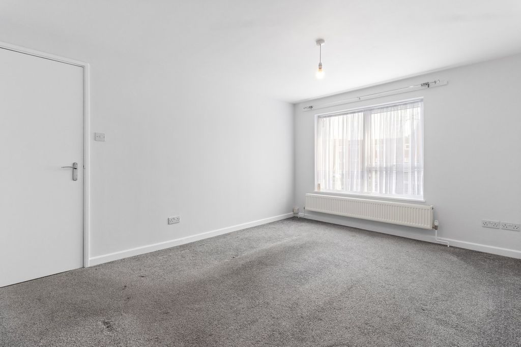 Property photo 3 of 29