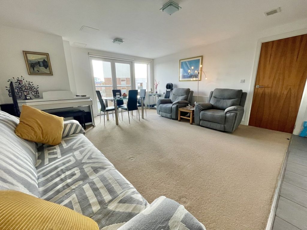 Property photo 2 of 23