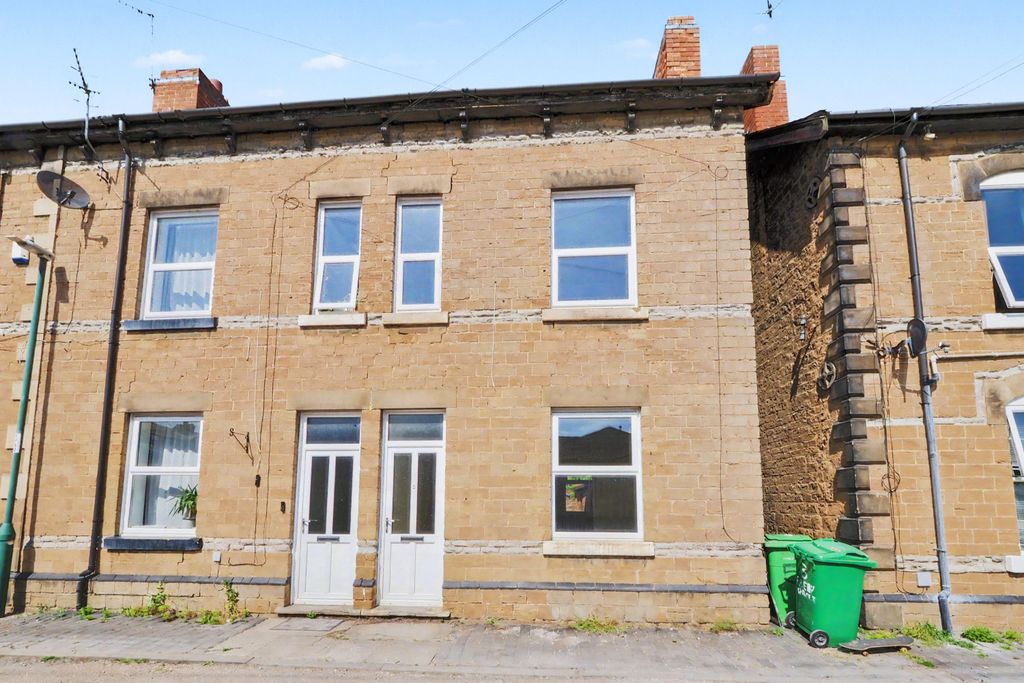 Property photo 1 of 12 5 Filey Street, Nottingham, Nottinghamshire, Ng6 8Ej