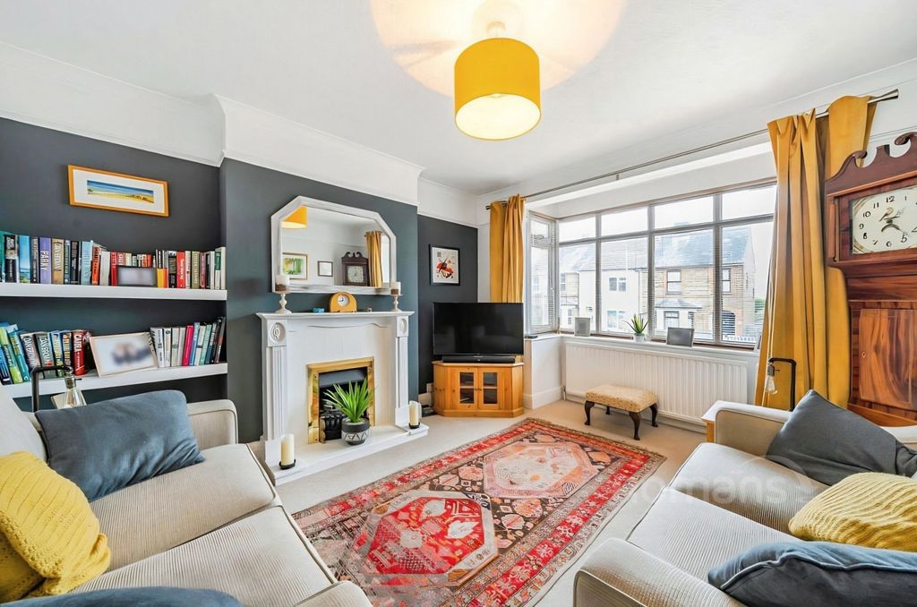Property photo 2 of 28 Pbox-Img.Jpg