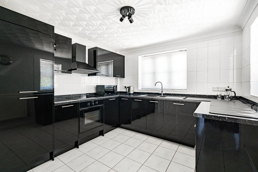 Property photo 2 of 20 Picture No. 08