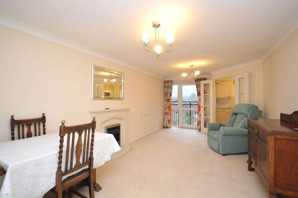 Property photo 2 of 17