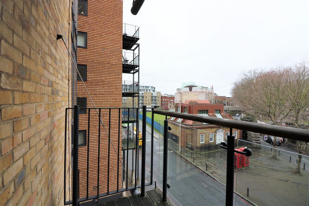 Property photo 3 of 11 Berglen Court.Jpg