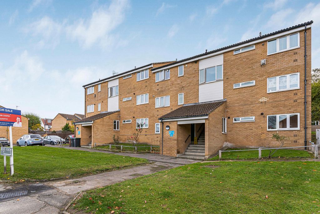 Property photo 2 of 8