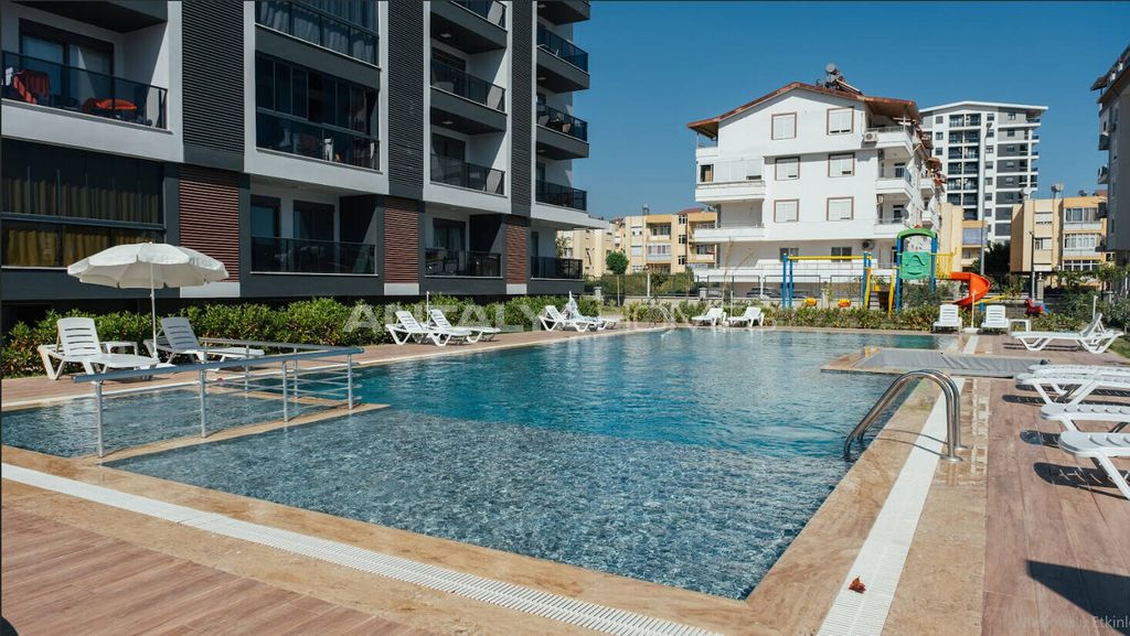 Property photo 2 of 26