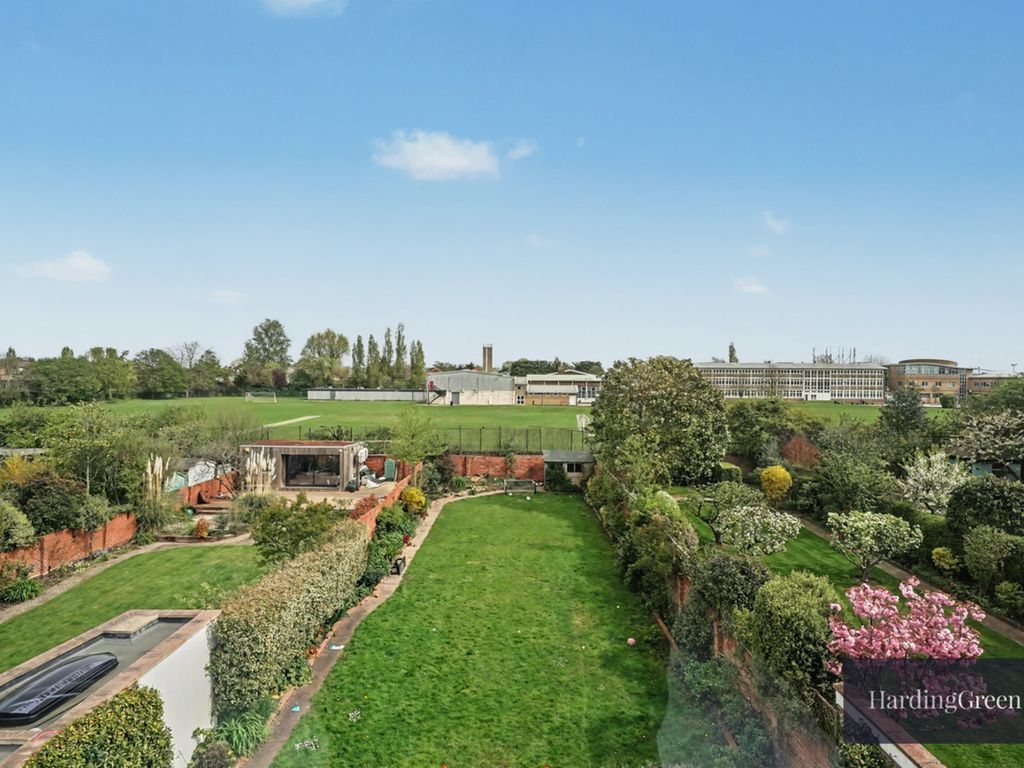 Property photo 3 of 12