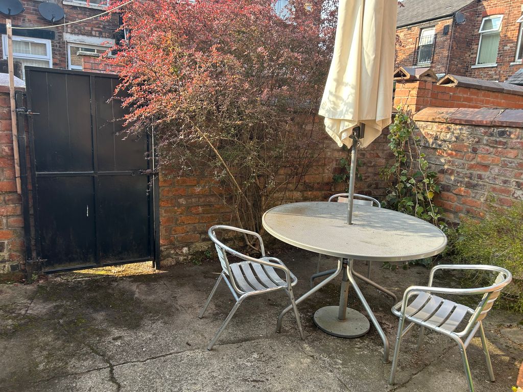 Property photo 3 of 6