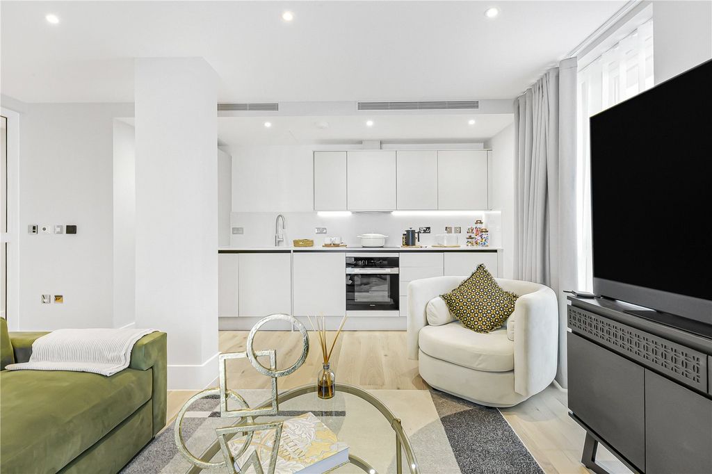 Property photo 2 of 19 Reception