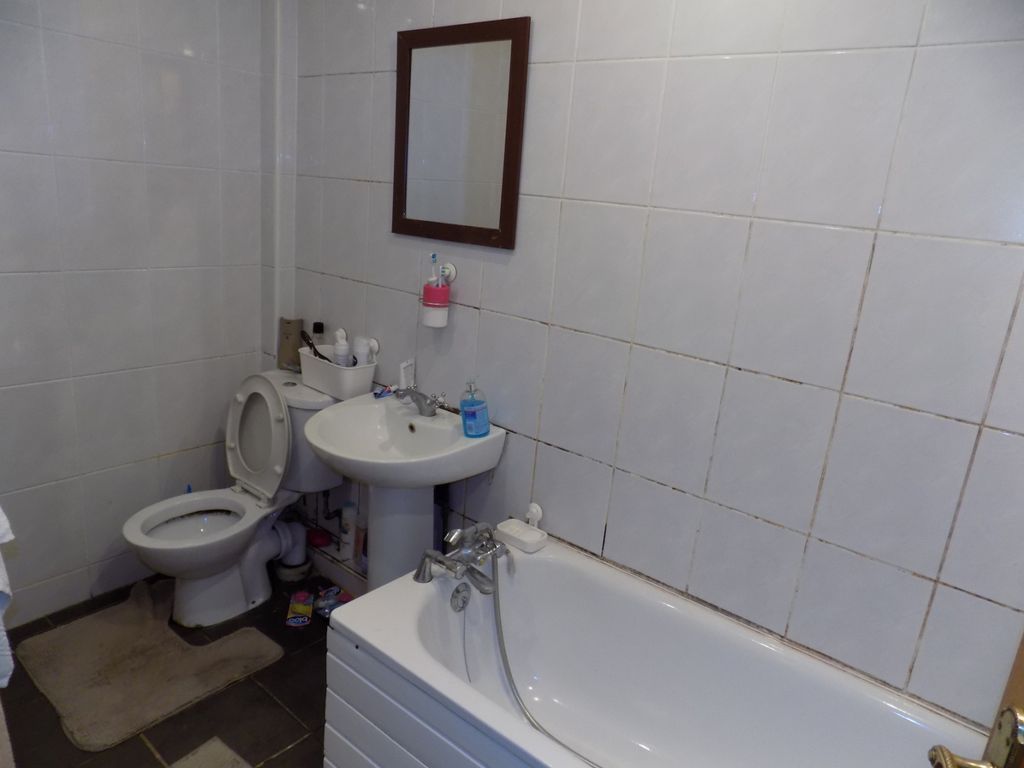 Property photo 3 of 5 Gallery