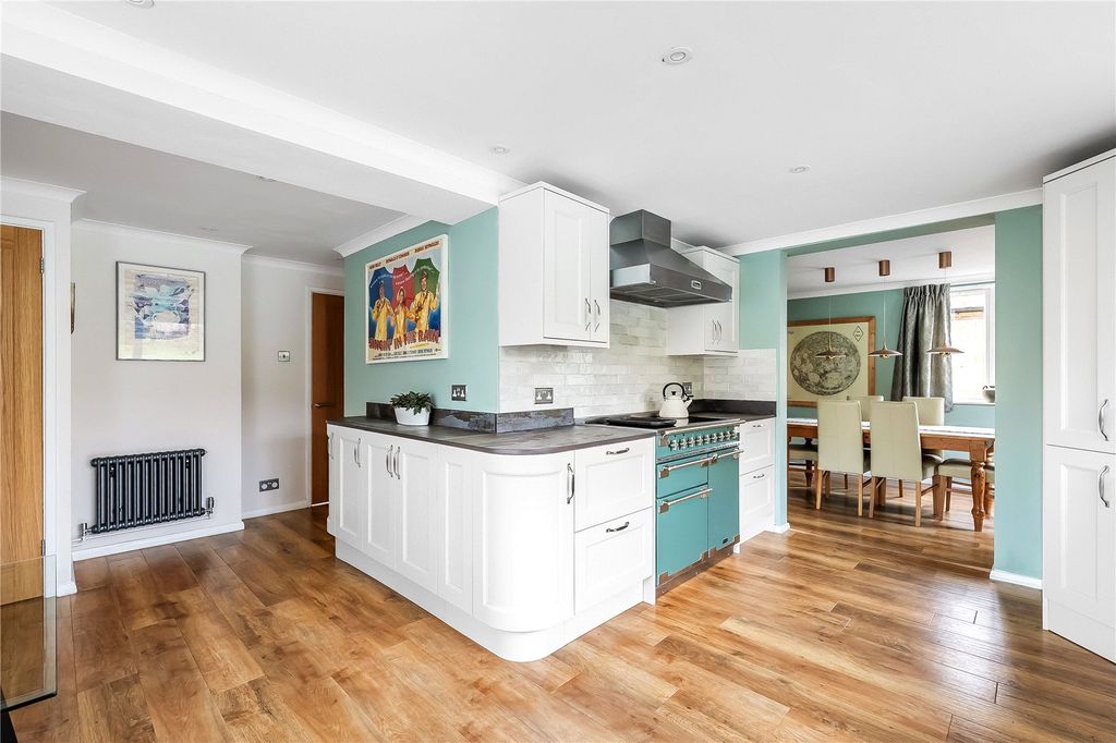 Property photo 3 of 18 Kitchen