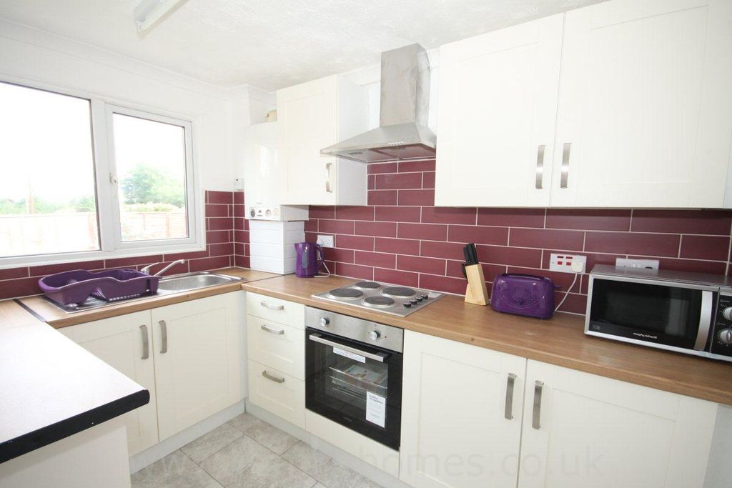 Property photo 3 of 5 37749118.Jpg