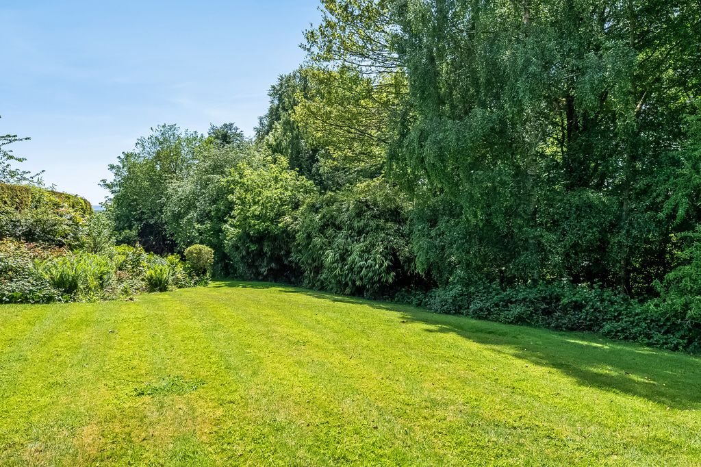 Additional image 18 of 3 bed flat for saleBroadway, Oxted RH8