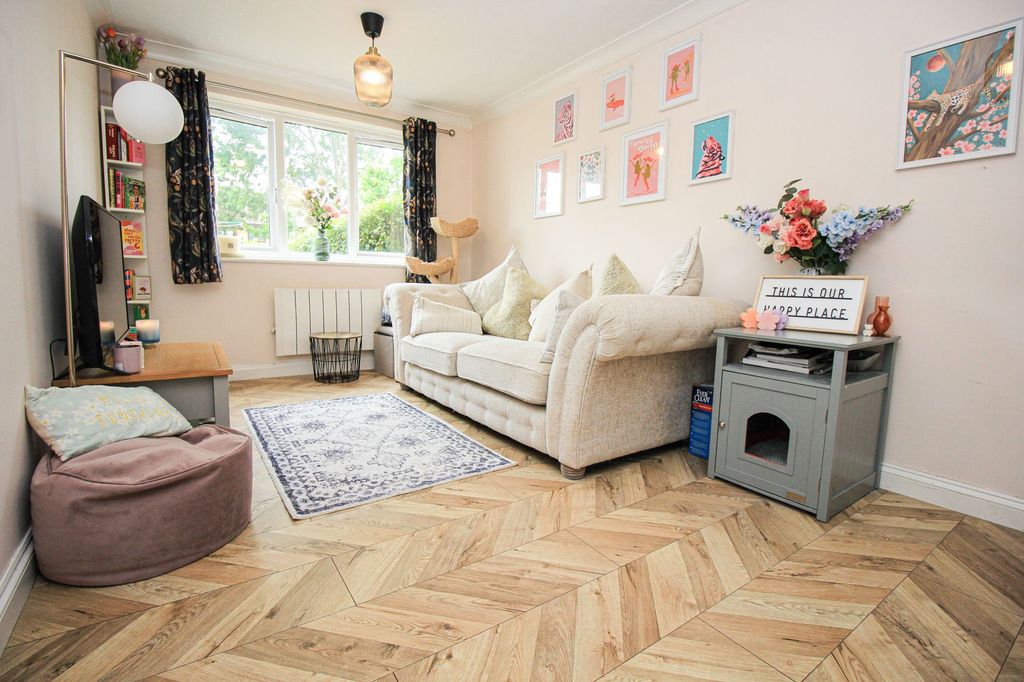 Property photo 2 of 11