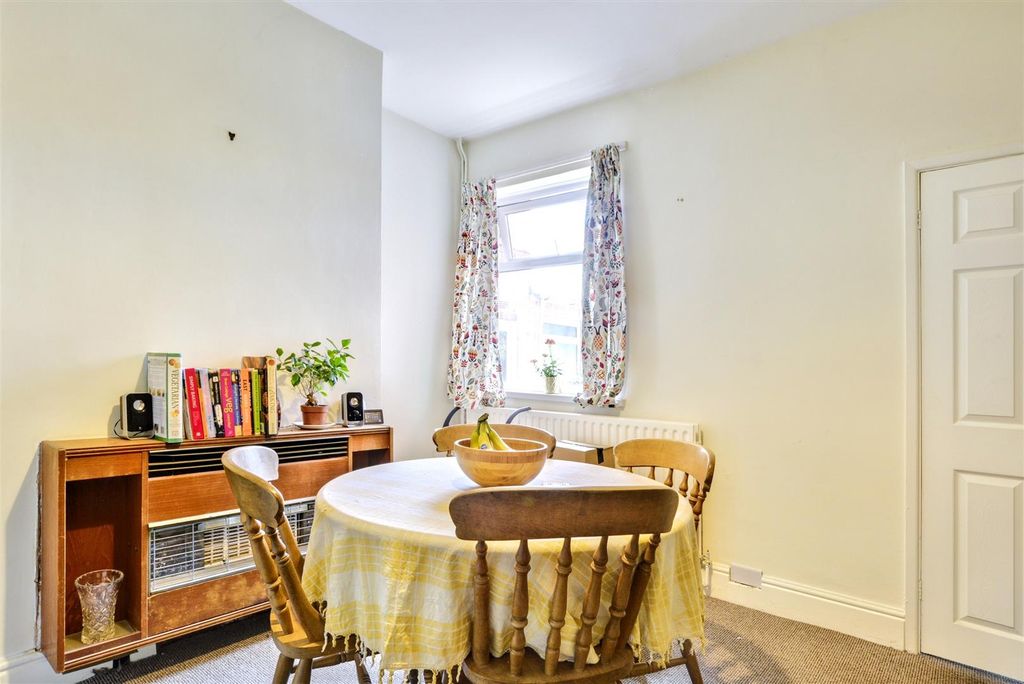 Property photo 3 of 18 Dining Room_2.Jpeg